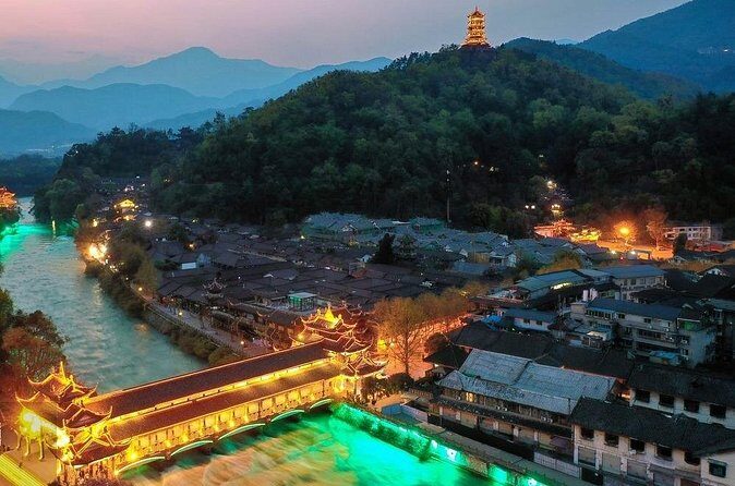 Dujiangyan Panda base & Irrigation System Private Day Tour - FAQ