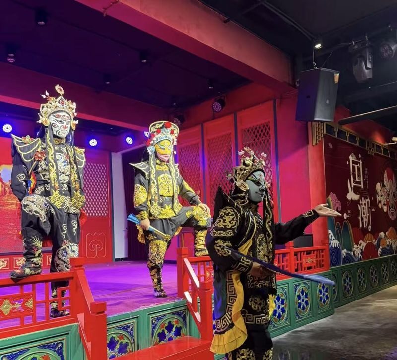 Dujiangyan & Panda Valley Day Tour in Chengdu + Sichuan Opera Performance - Sichuan opera as the evening finale