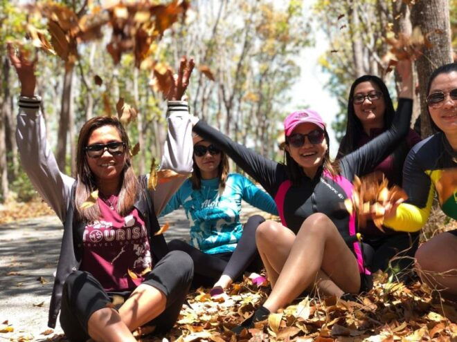 Dumaguete: Siquijor Island & Cambugahay Falls Private Tour - Informative Tour Guide and Local Interactions