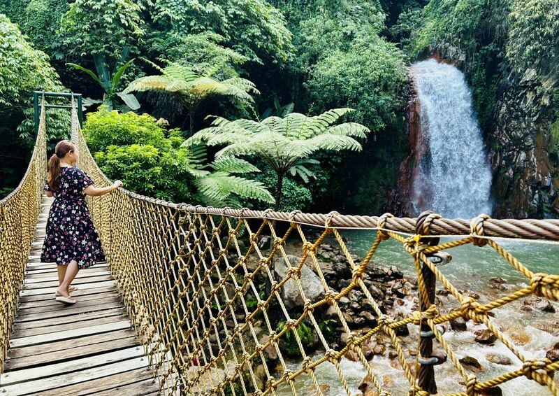 Dumaguete-Valencia Tour: Pulangbato Falls, Hot Spring, Sulfur Vents - Price, group size, and what is included