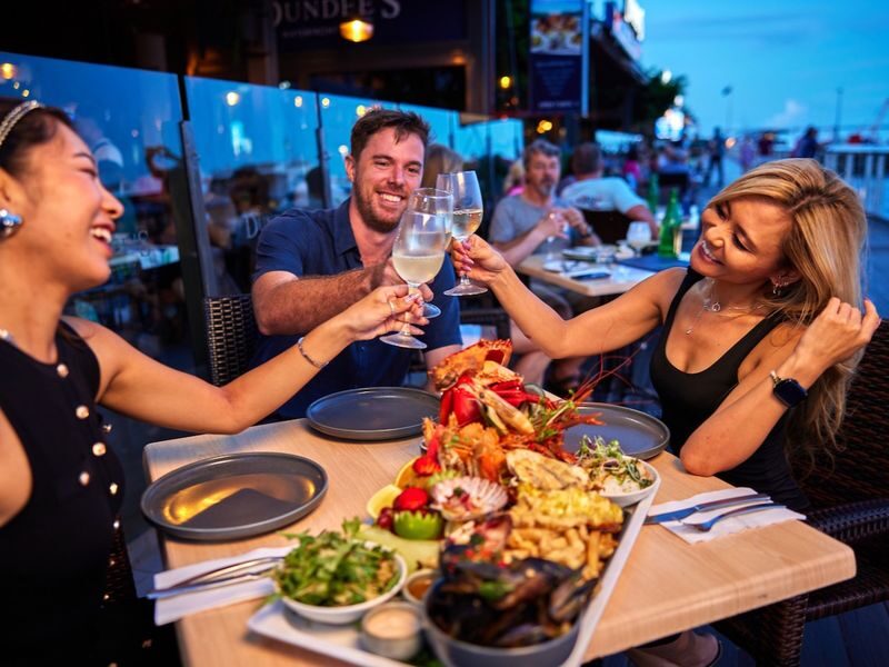 Dundees At The Waterfront Dining Experience In Cairns - A Cairns dinner built around local flavors