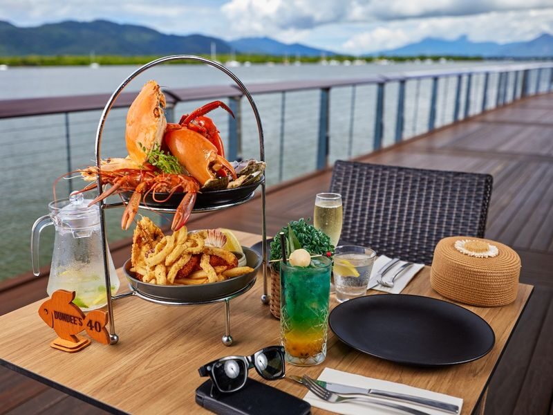 Dundees At The Waterfront Dining Experience In Cairns - What the waterfront location adds