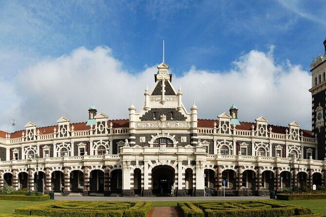 Dunedin Shore Excursion City Sightseeing & Tour of Larnach Castle - Transport & Group Dynamics