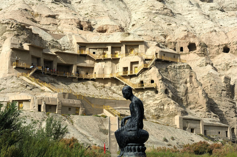 Dunhuang Western Thousand Buddha Caves and Yardang National Geological Park Private Day Tour - What to know before you book