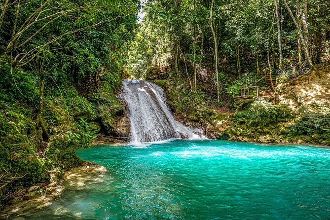 Dunns River Falls and Blue Hole Ocho Rios - Good To Know