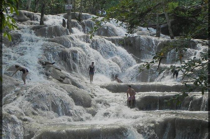 Dunns River Falls and Zipline Adventure from Kingston - FAQs