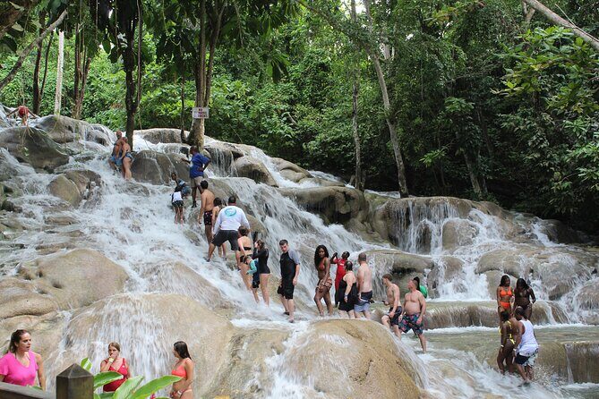Dunn's River Falls Jamaica/Montego Bay/Falmouth - Climbing Dunns River Falls