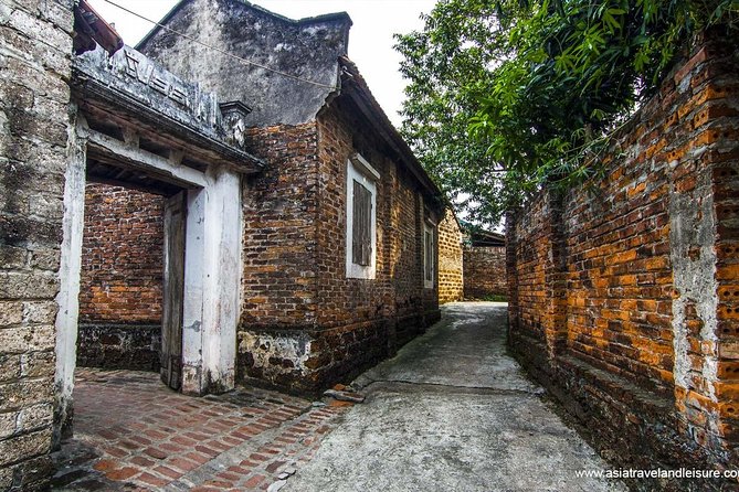 Duong Lam Ancient Village Countryside in Hanoi - Exploring the Charming Countryside Around Hanoi
