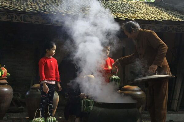 Duong Lam Ancient Village Private Day Tour - Local Cuisine Experience