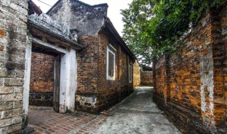 Duong Lam Ancient Village Private Day Tour - Tour Details