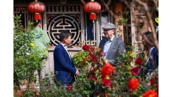 Duong Lam Ancient Village Private Tour In Ha Noi - Tips for Travelers