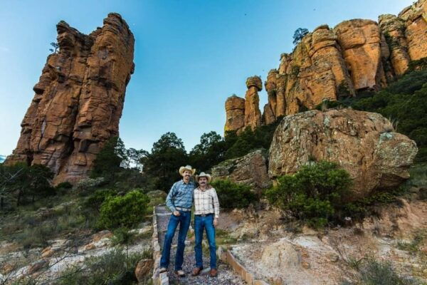 Durango: Sierra De Órganos and El Malpaís Tour - Gastronomy and Mezcal