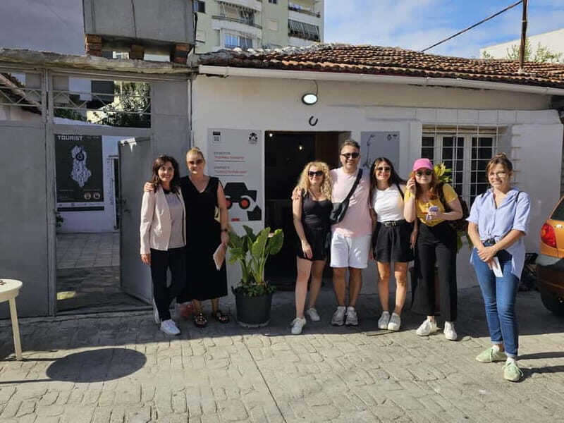 Durrës: Peeping Tourist Exhibition Ticket - FAQs