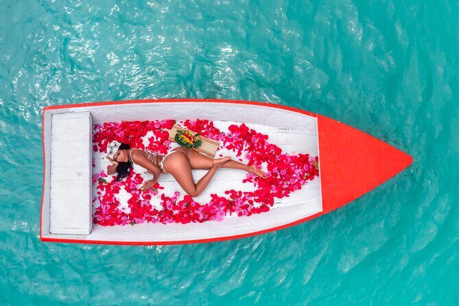 Dushi Boat Drone Photoshoot | Free Champagne | Fruits and Flowers - Good To Know