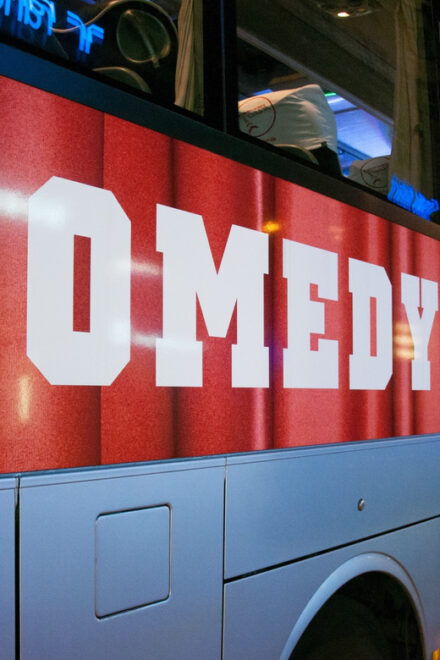 Düsseldorf: 1.5-Hour Comedy Bus Tour - Tour Details