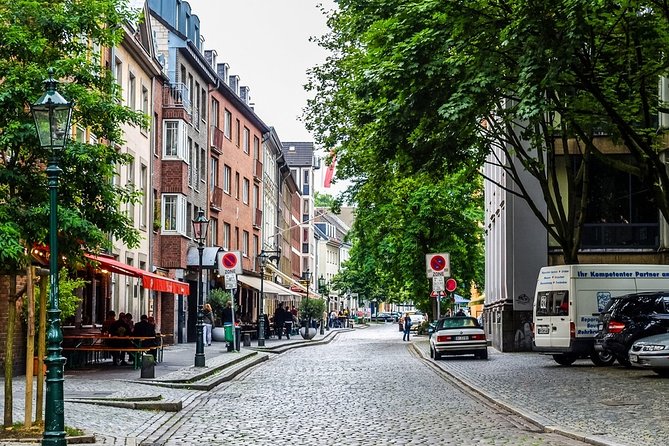 Dusseldorf Airport Transfers : Dusseldorf to Airport DUS in Luxury Van - Flexible Scheduling to Suit Your Flight Departure