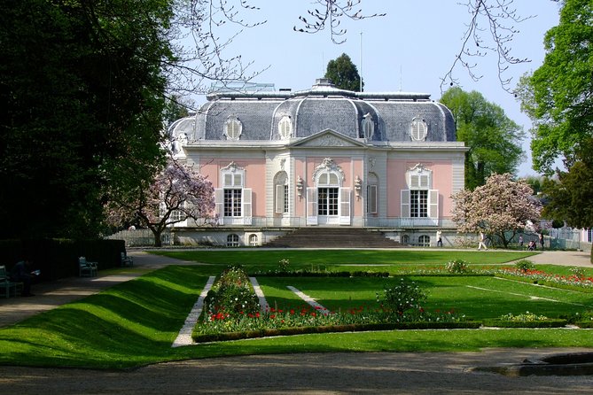 DUSseldorf Arrival Private Transfers From Airport DUS to DUSseldorf - Pricing and Additional Charges
