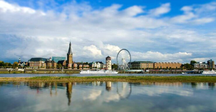 Dusseldorf: City Highlights Express Guided Walking Tour - Highlights and Experiences