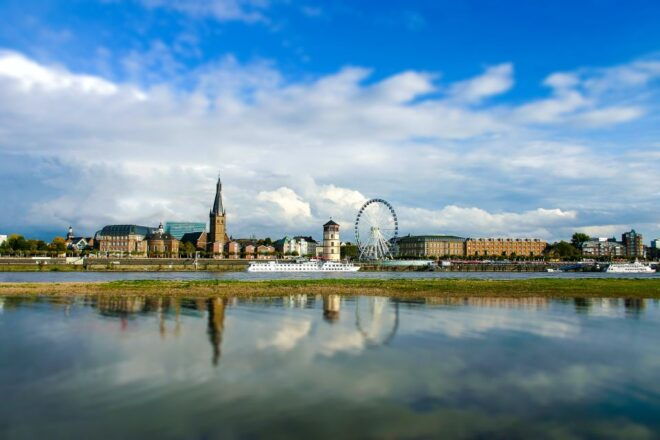 Dusseldorf: City Highlights Express Guided Walking Tour - Inclusions