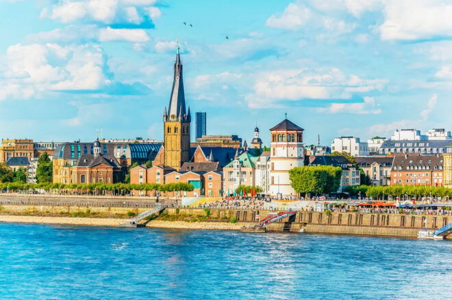 Düsseldorf: City Sightseeing Cruise on the Rhine - Meeting Point and Departure