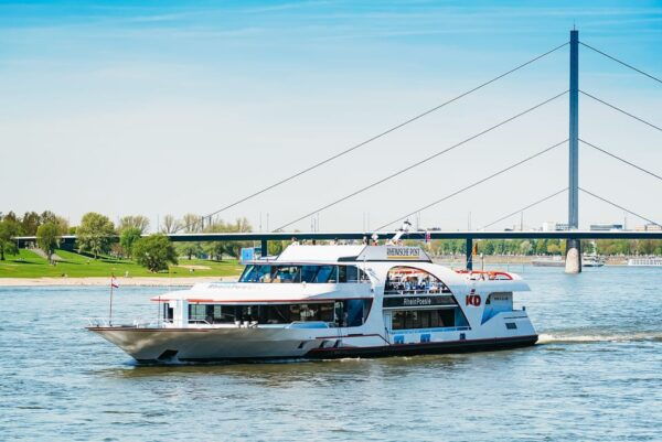 Düsseldorf: City Sightseeing Cruise on the Rhine - Getting the Most From Your Cruise