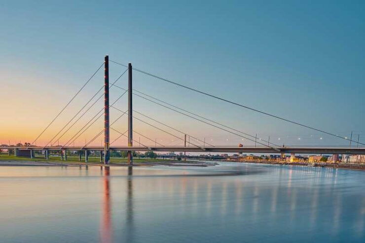 Düsseldorf Delights: Exclusive Private Guided Walking Tour - Itinerary Highlights