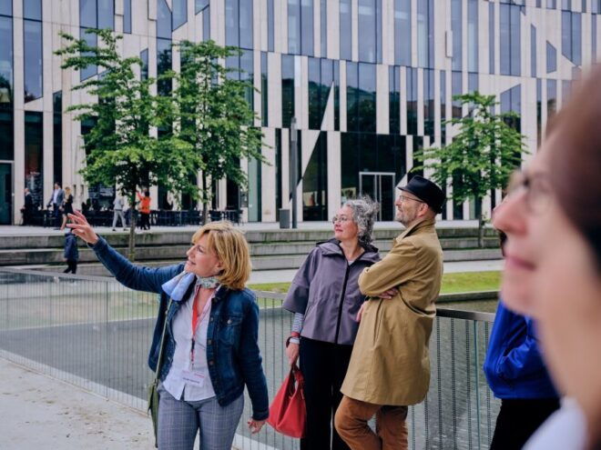 Düsseldorf: Guided Architecture Tour - Participant Details and Language Options