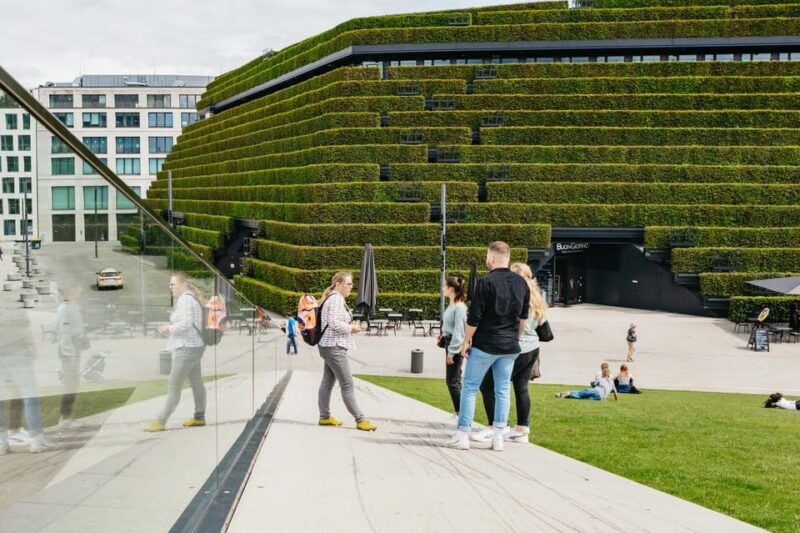 Düsseldorf: Guided City Architecture Walking Tour - Discover Düsseldorfs Architectural Charm with a Guided Walking Tour