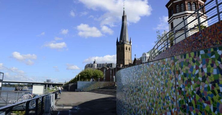 Düsseldorf: Guided Old Town Tour With Beer Break - Booking and Logistics