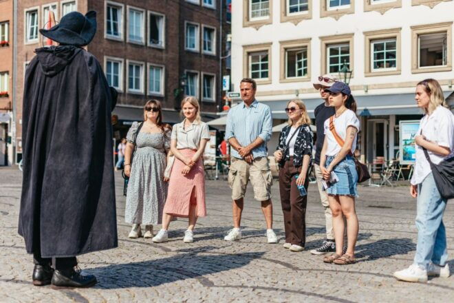 Düsseldorf: Guided Tour With a Night Watchman - Entry to Stadtmuseum Düsseldorf Included