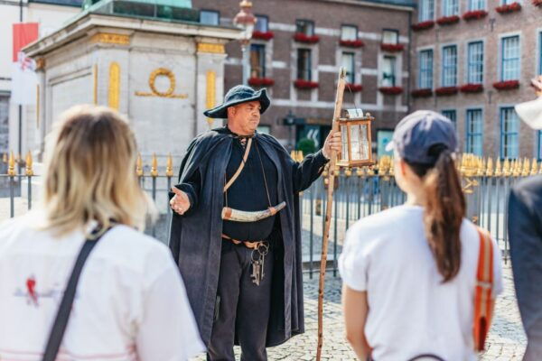 Düsseldorf: Guided Tour With a Night Watchman - The Sum Up