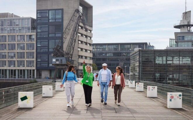 Düsseldorf: Media Harbor and Rhine Tower - Guided Tour Experience