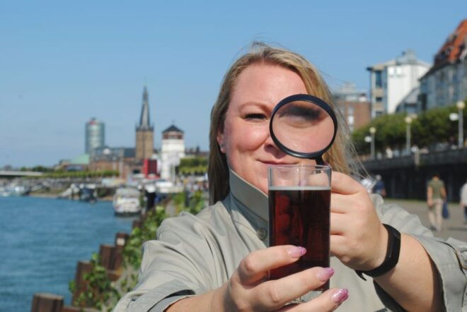 Düsseldorf: Old Town Interactive Crime Tour - Live Tour Guide and Interactive Elements