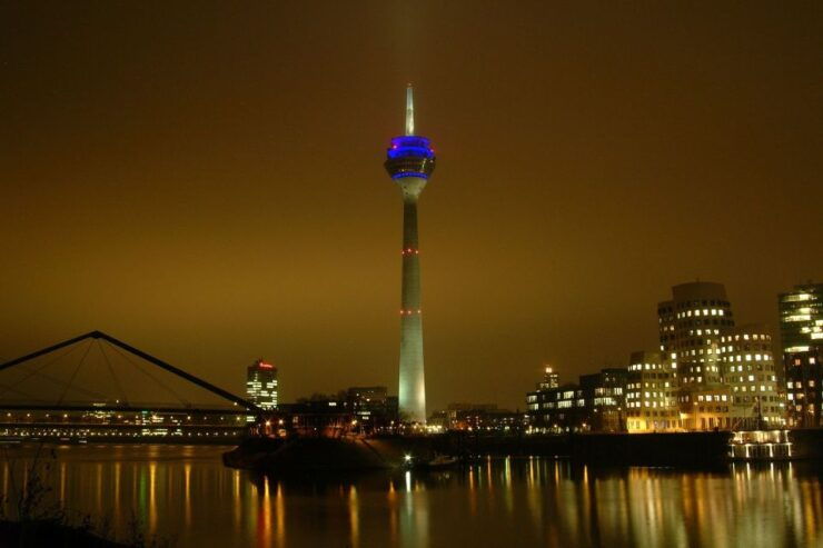 Düsseldorf: Private Christmas Market Tour - Immerse Yourself in German Holiday Traditions