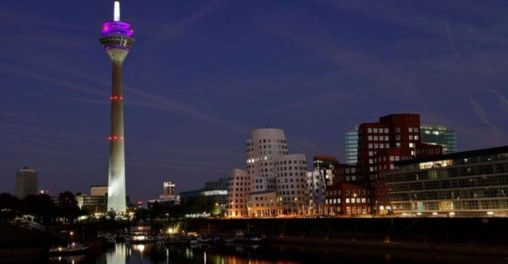 Düsseldorf: Private Custom Tour With a Local Guide - Discover Düsseldorfs Hidden Gems