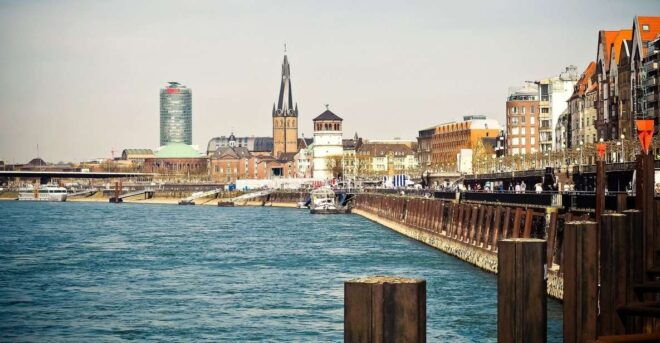 Düsseldorf: Private Walking Tour With a Professional Guide - Additional Guided Tour Options