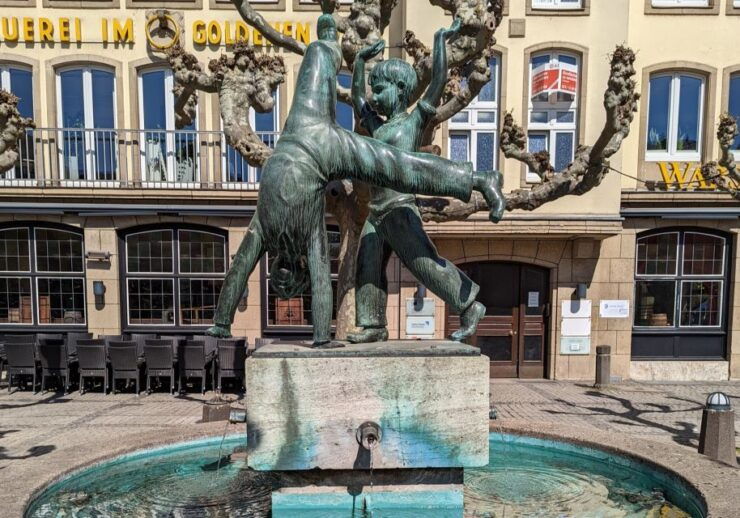 Düsseldorf: Scavenger Hunt and City Sights Self-Guided Tour - Experience Highlights