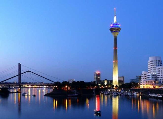 Düsseldorf: Self-Guided Audio Tour - Tour Itinerary