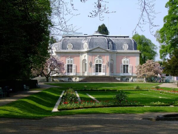 Düsseldorf: Self-Guided Audio Tour - Booking and Cancellation