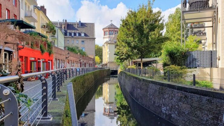 Düsseldorf: Self-Guided Walk of Most Pointless City Facts - Uncover Quirky Düsseldorf Trivia