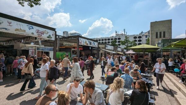 Düsseldorf: Tipping Based - Old Town Walking Tour - Tipping and Cancellation