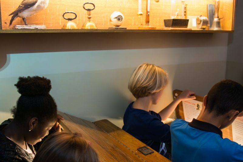 Dutch Resistance Museum Ticket - Using the audio guide and multimedia