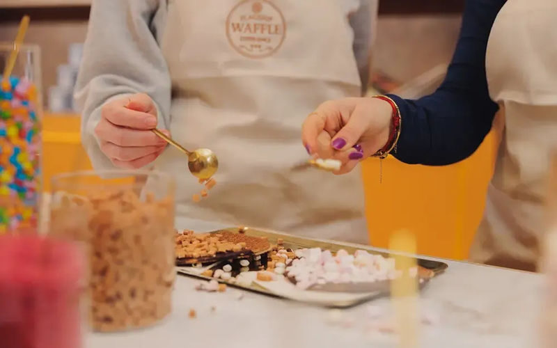 Dutch Stroopwafel Workshop in Amsterdam - Coffee, tea, and the two-waffle payoff