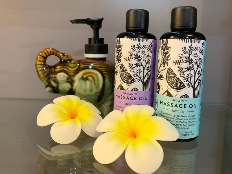Dvaree Spa and Beauty - Traditional Thai Massage Experiance | Wan Chai - Who will get the most from Dvaree