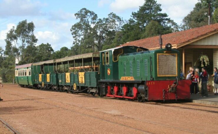 Dwellingup: Guided Hike and Scenic Train Ride With Lunch - Experience Highlights