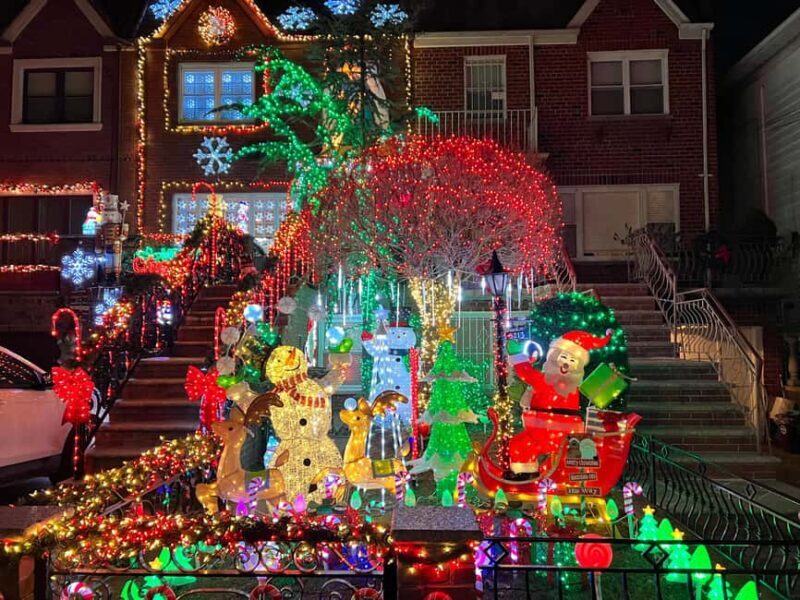 Dyker Heights Christmas Tour: Magic of Christmas in New York - A Deep Dive Into the Tour Experience