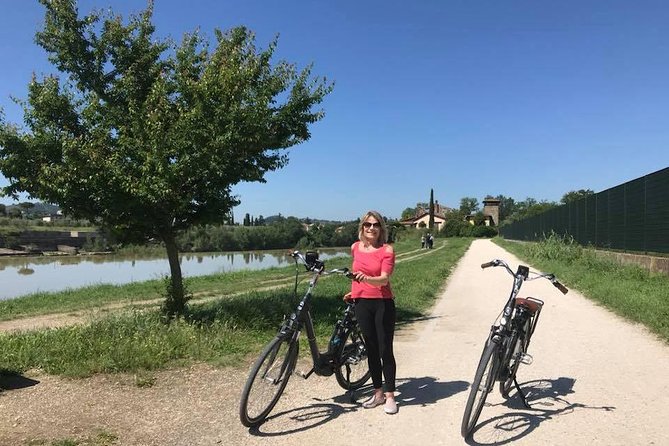 E-Bike Florence Tuscany Ride With Vineyard Visit - Tour Overview and Details