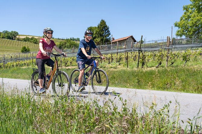 E-Bike in the Langhe: Landscapes, Wines and Cuisine. - Meeting and Logistics