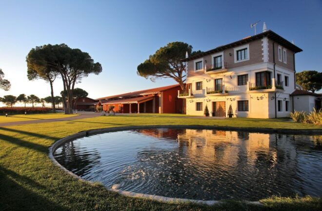 E-Bike Tour & Picnic in an Exclusive Winery Estate - The Sum Up