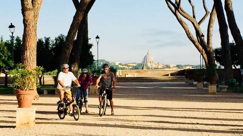 E-Bike Tour with Sunrise Experience and Breakfast in Rome - The route depends on the guide